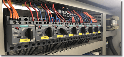 Tablero eléctrico y componentes de control para sistemas HVAC y refrigeración